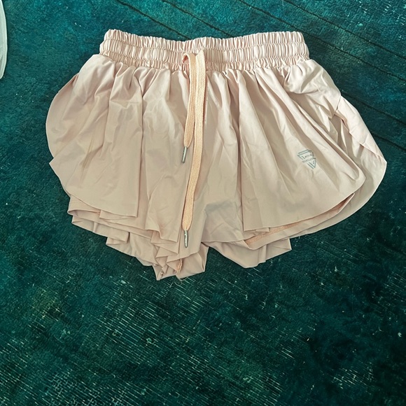 Light pink flowy athletic shorts - Picture 2 of 5